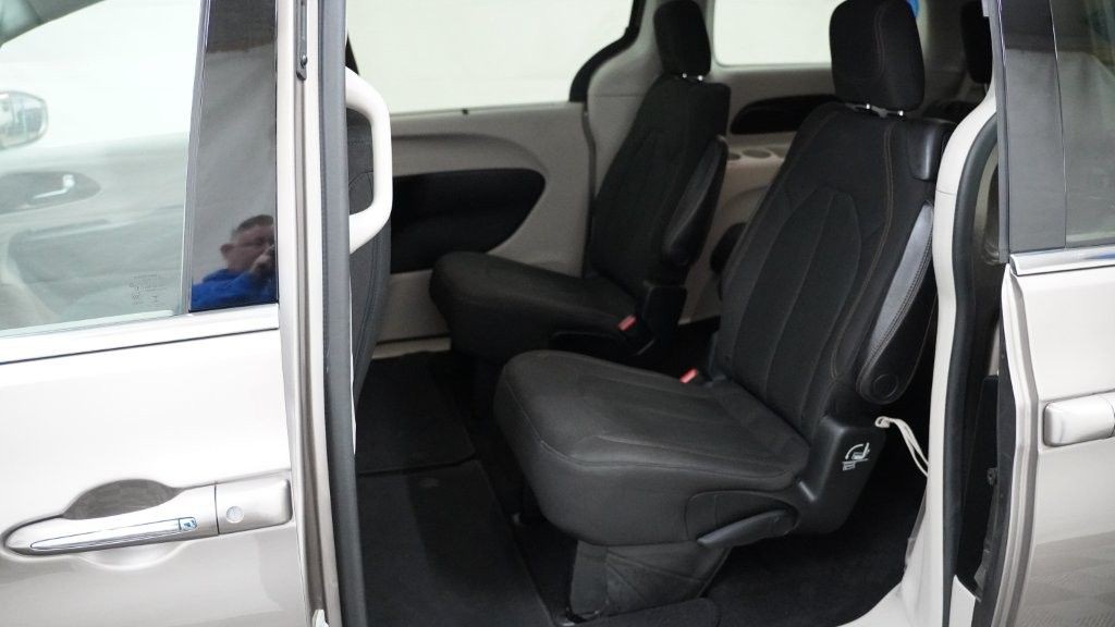 2018 Chrysler Pacifica Image 14
