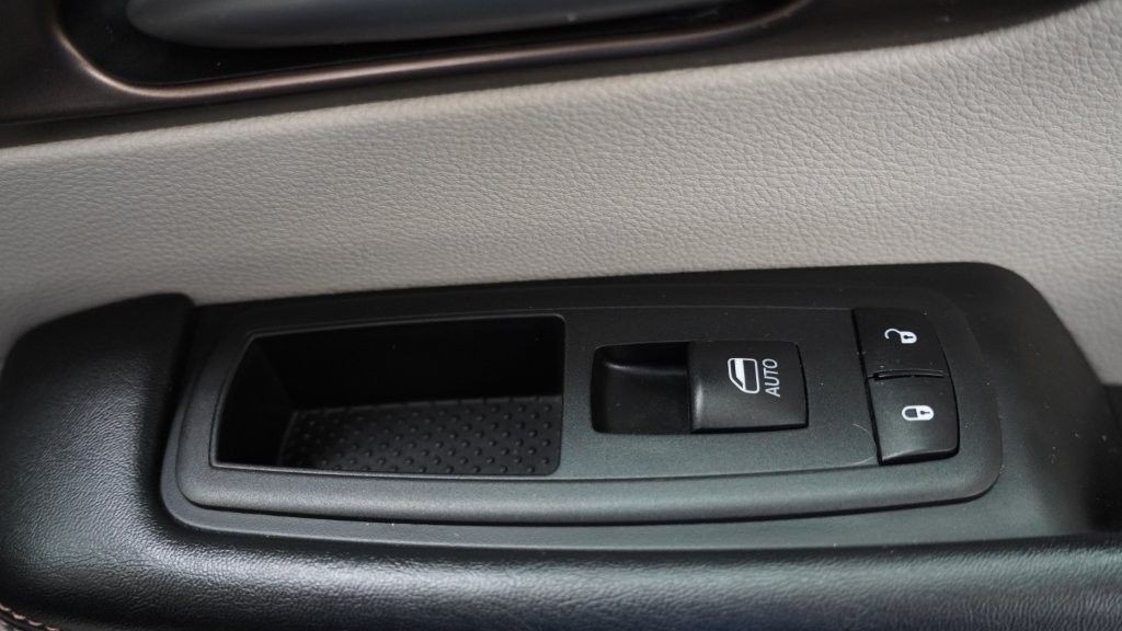 2018 Chrysler Pacifica Image 19