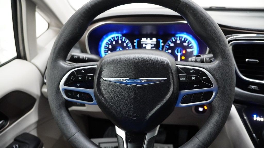 2018 Chrysler Pacifica Image 26