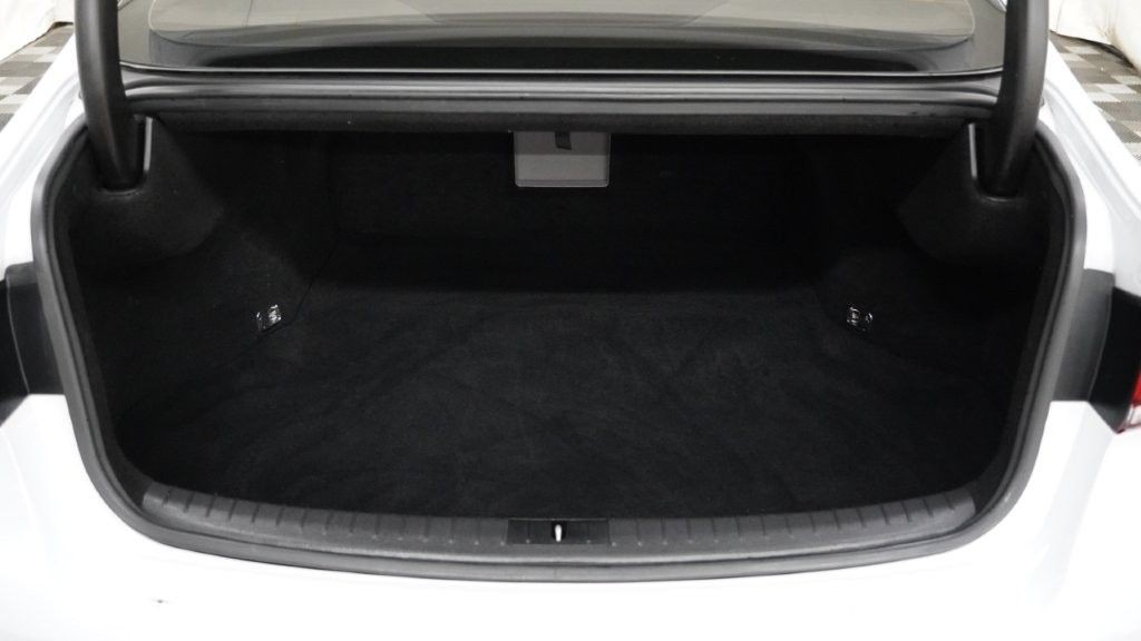 2018 Genesis G80 Image 16