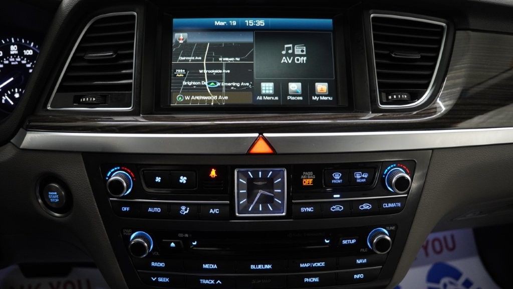 2018 Genesis G80 Image 18