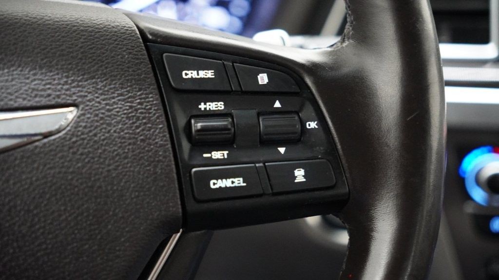 2018 Genesis G80 Image 22