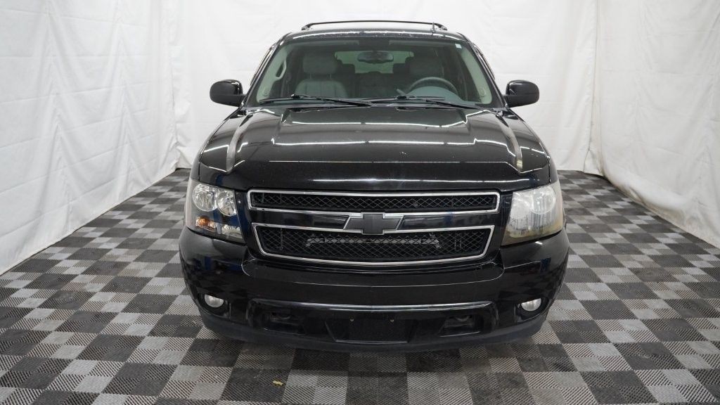 2010 Chevrolet Suburban Image 4
