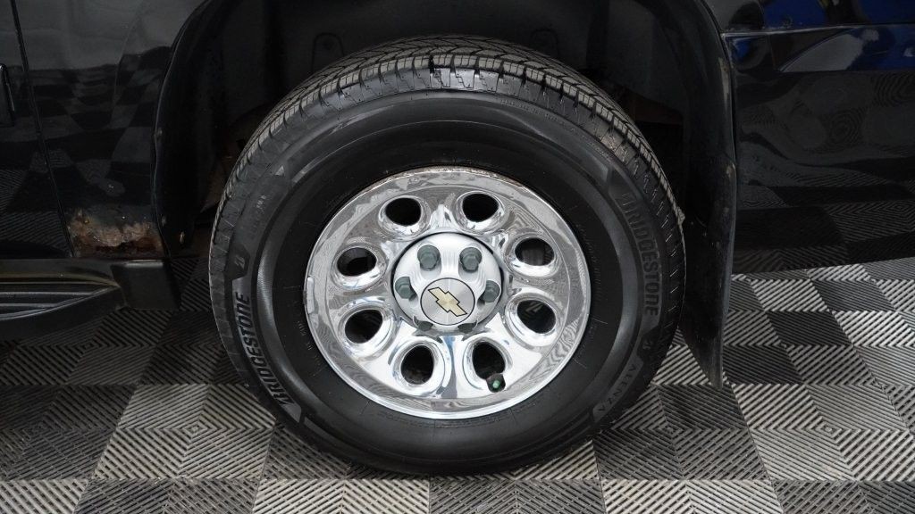 2010 Chevrolet Suburban Image 8