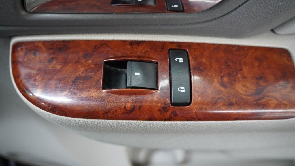 2010 Chevrolet Suburban Image 18