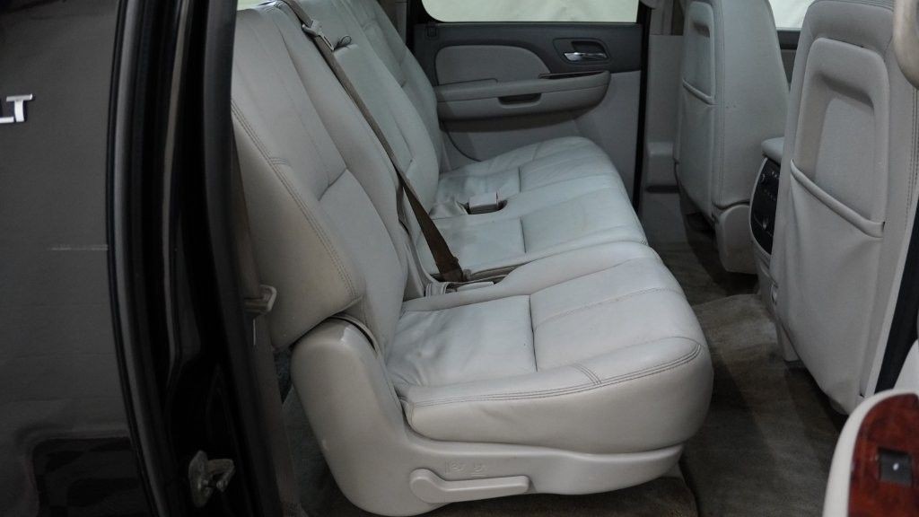2010 Chevrolet Suburban Image 19