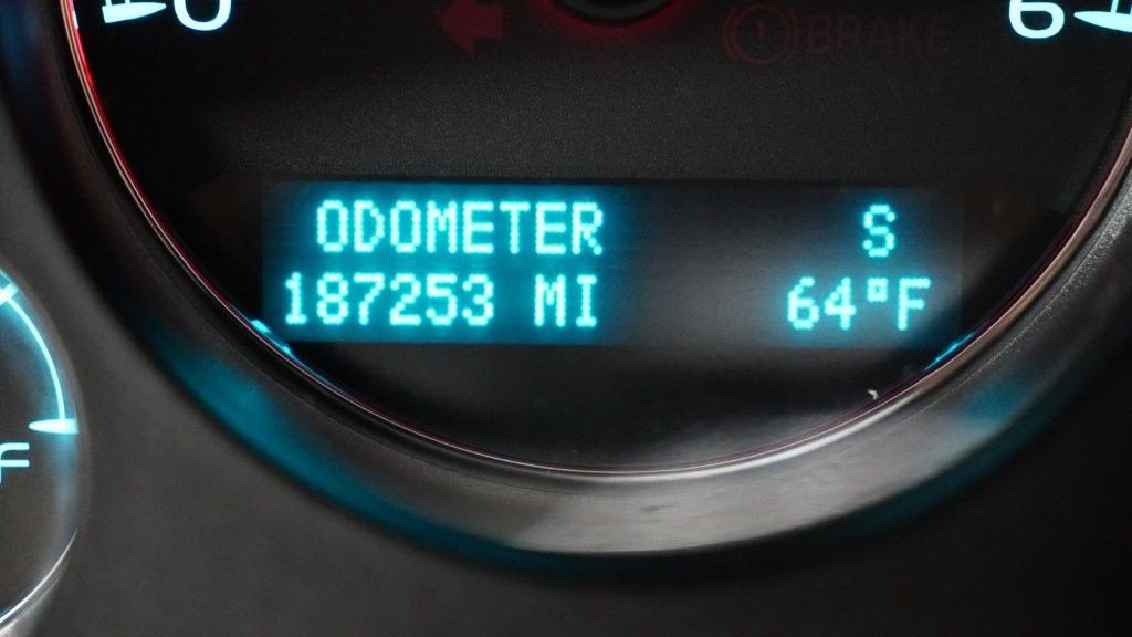 2010 Chevrolet Suburban Image 25