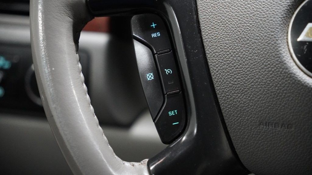 2010 Chevrolet Suburban Image 26