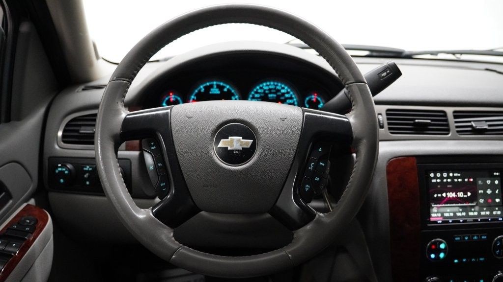 2010 Chevrolet Suburban Image 27