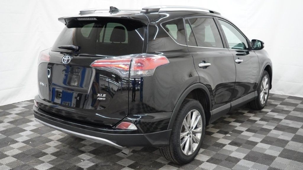 2017 Toyota Rav4 Image 3