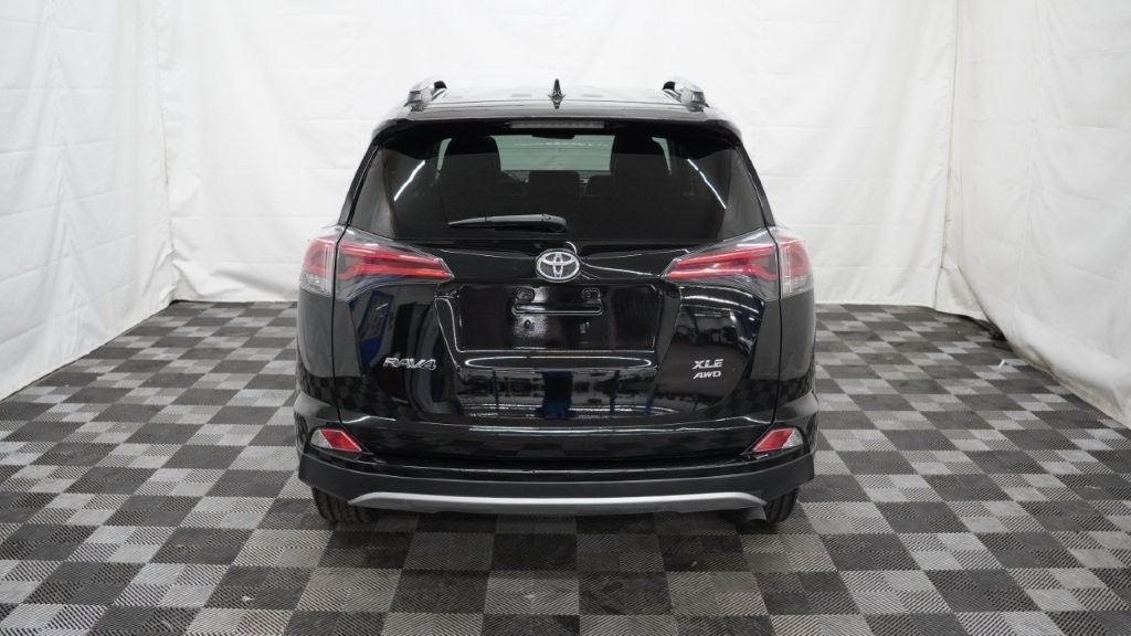 2017 Toyota Rav4 Image 6