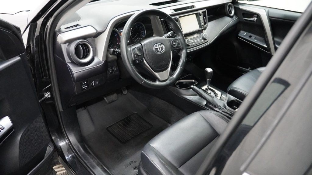 2017 Toyota Rav4 Image 12
