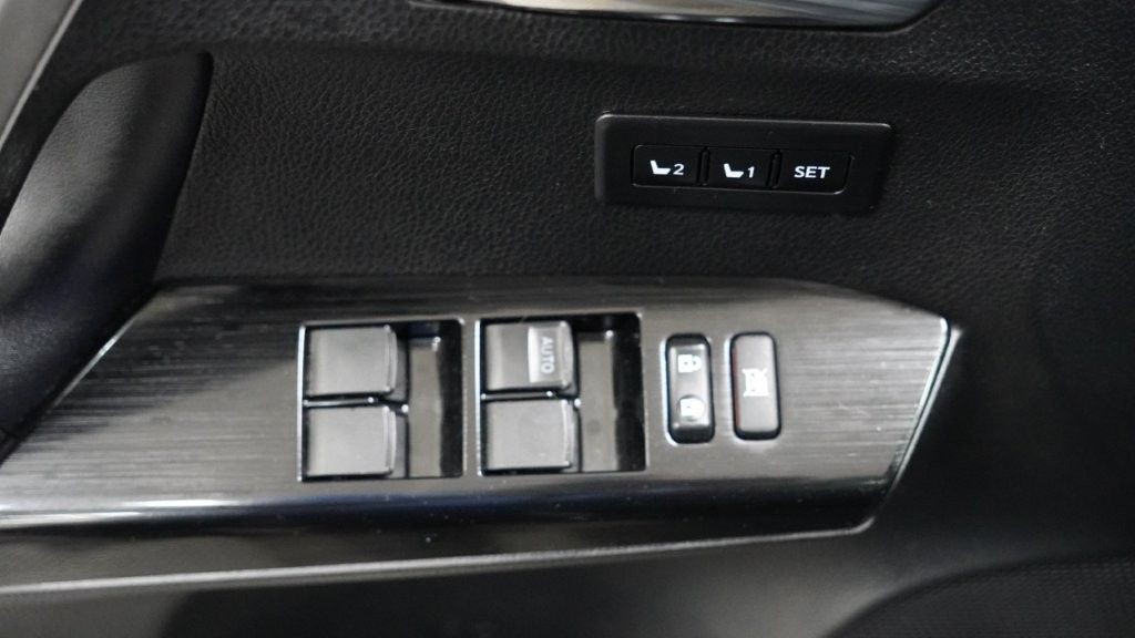 2017 Toyota Rav4 Image 13