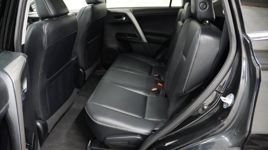 2017 Toyota Rav4 Image 14