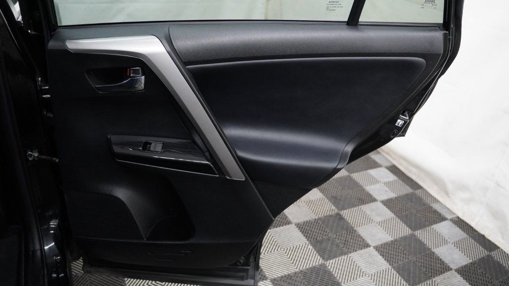 2017 Toyota Rav4 Image 21