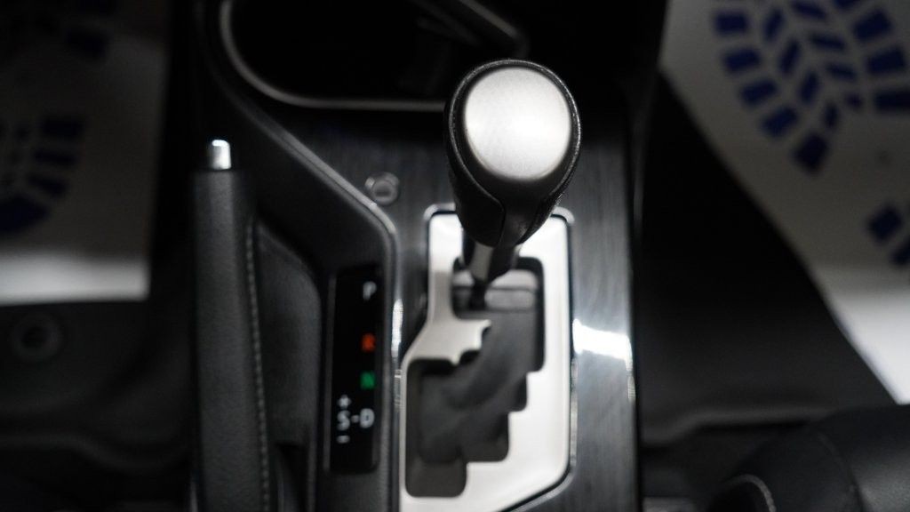 2017 Toyota Rav4 Image 23