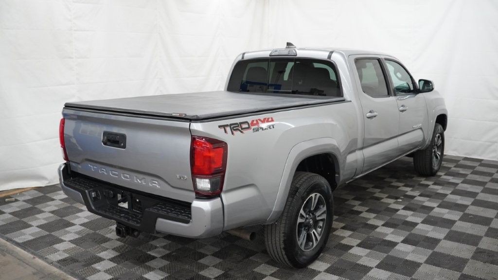 2018 Toyota Tacoma Image 3