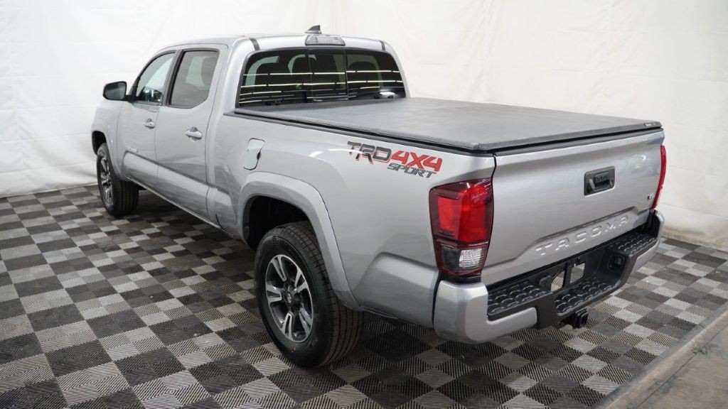 2018 Toyota Tacoma Image 4