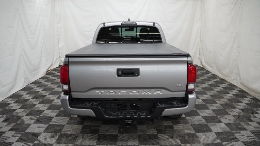 2018 Toyota Tacoma Image 5