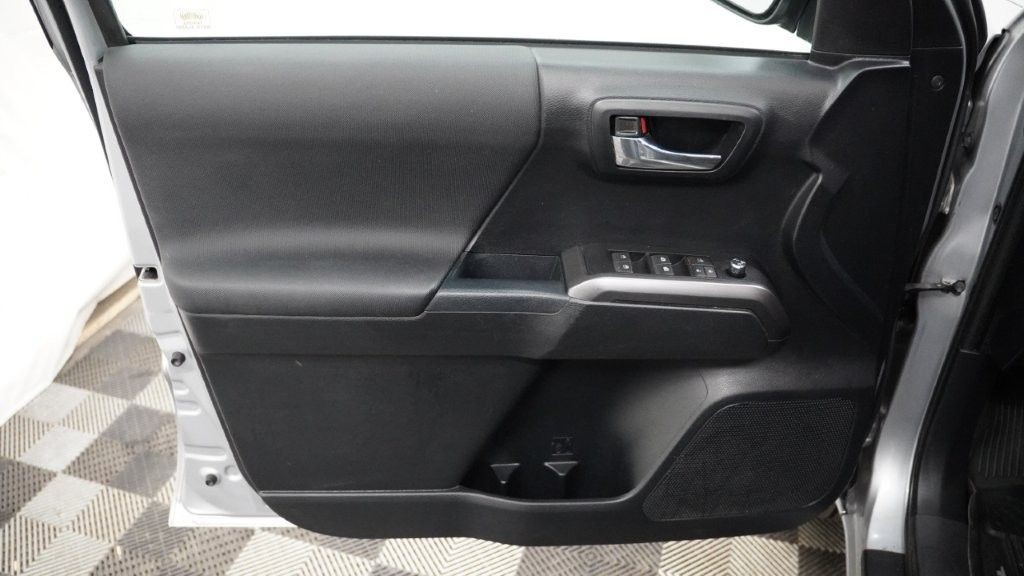 2018 Toyota Tacoma Image 14