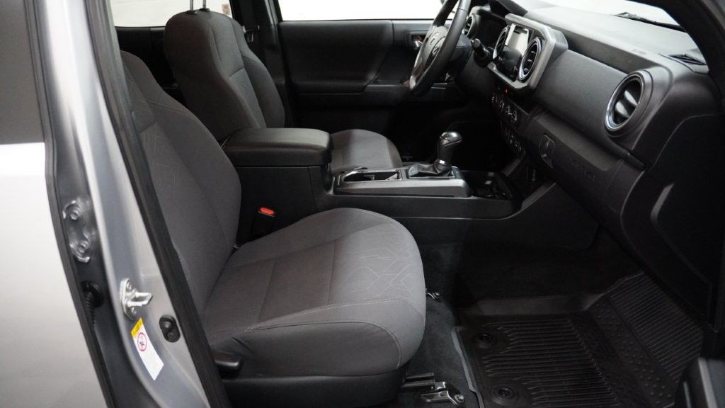 2018 Toyota Tacoma Image 17