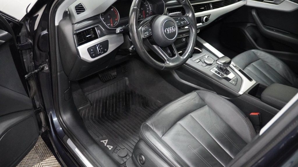 2017 Audi A4 Image 11