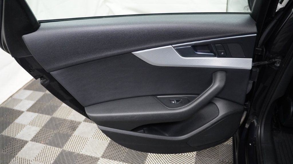 2017 Audi A4 Image 15