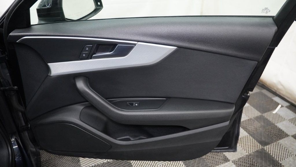 2017 Audi A4 Image 20