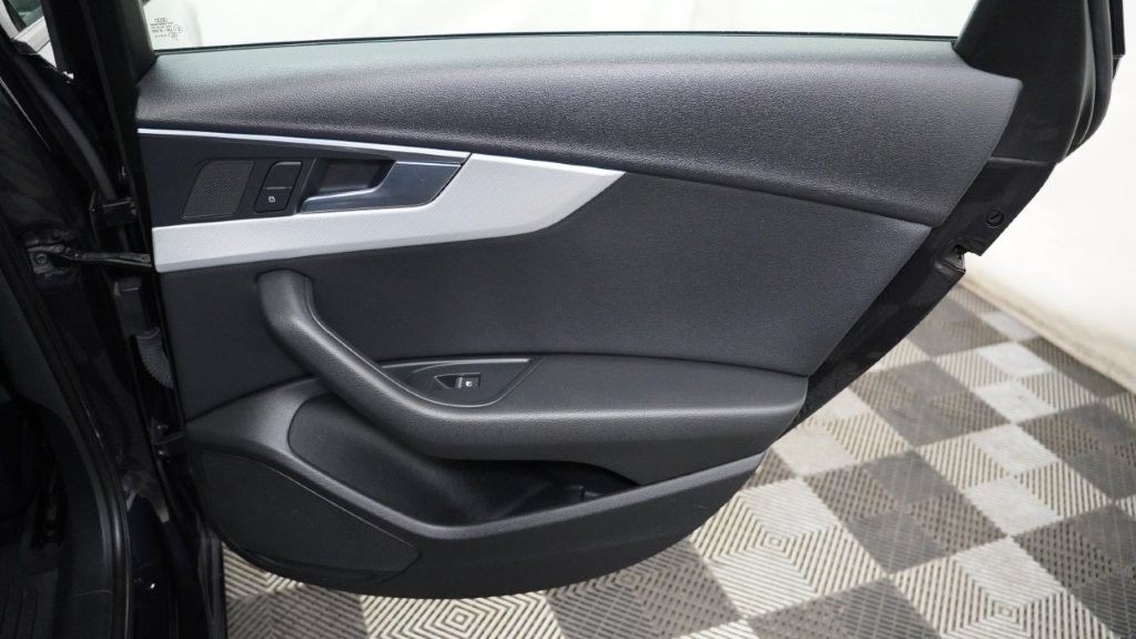 2017 Audi A4 Image 21