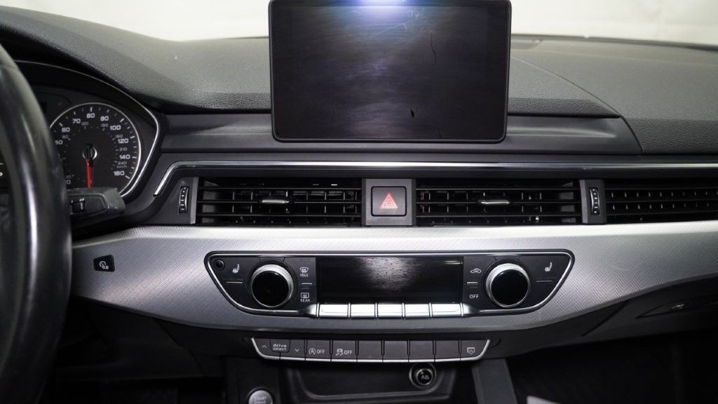 2017 Audi A4 Image 24