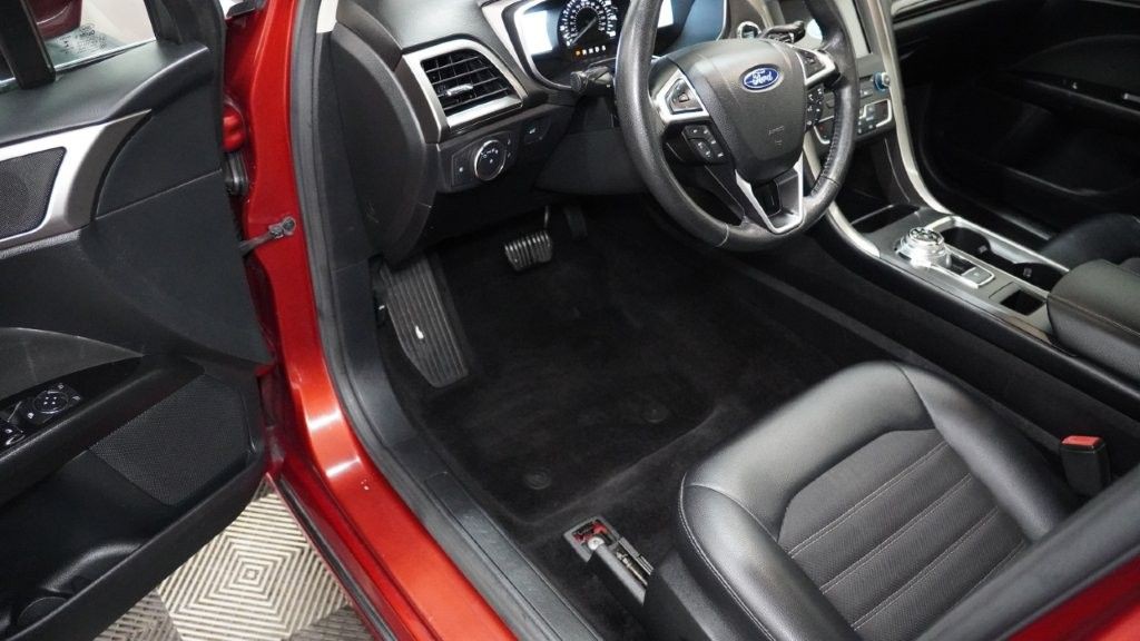 2017 Ford Fusion Image 12