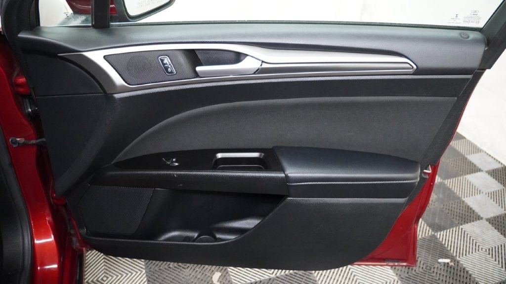 2017 Ford Fusion Image 19