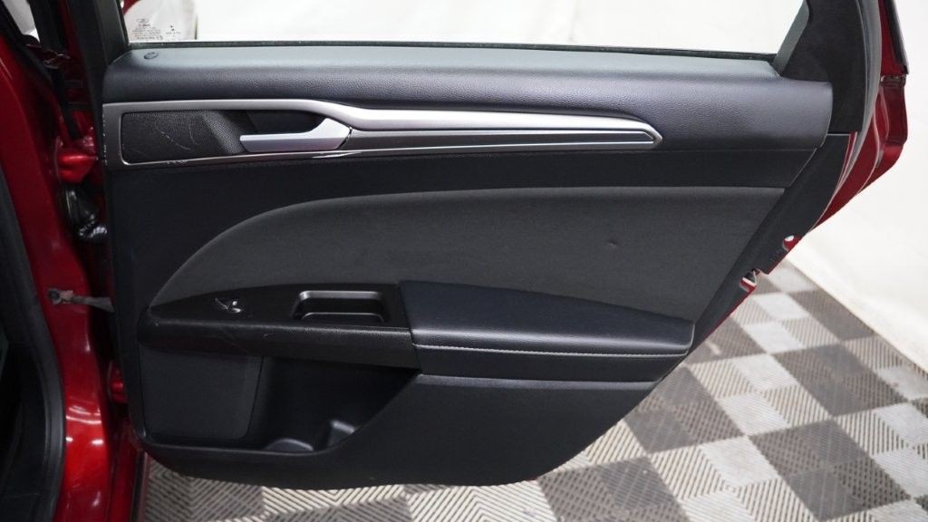 2017 Ford Fusion Image 22
