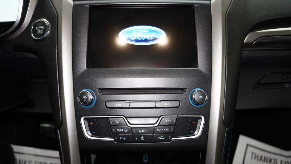 2017 Ford Fusion Image 24