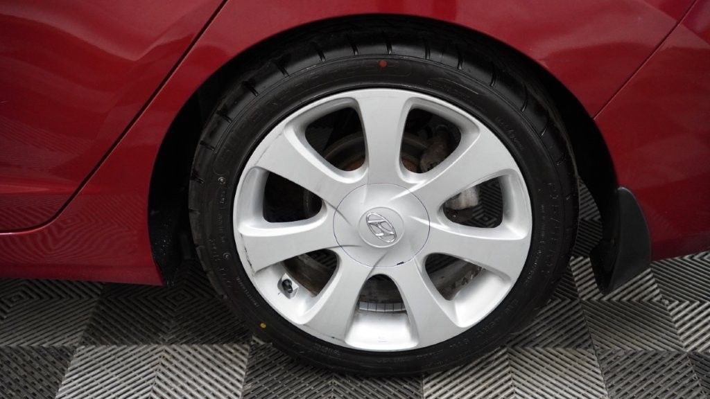 2012 Hyundai Elantra Image 9