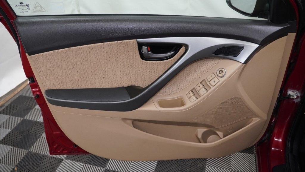 2012 Hyundai Elantra Image 13