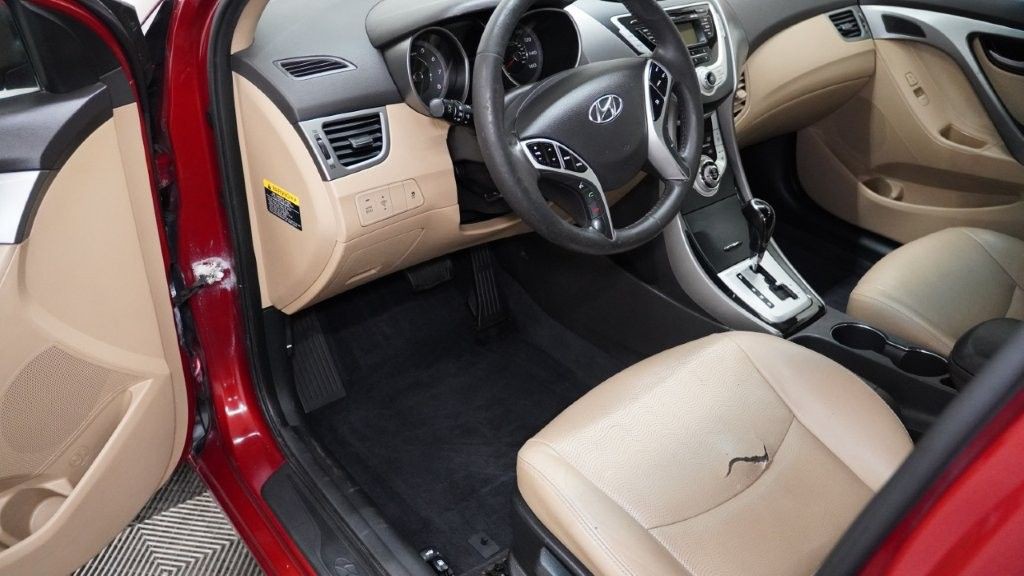2012 Hyundai Elantra Image 14