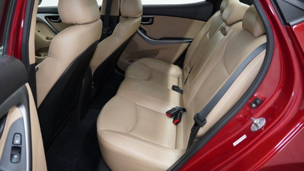 2012 Hyundai Elantra Image 17