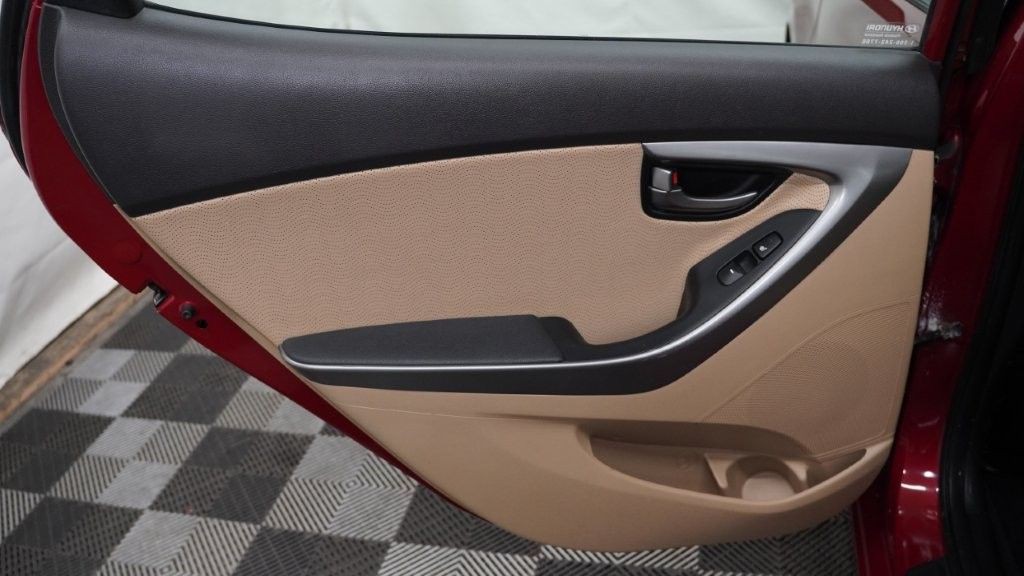 2012 Hyundai Elantra Image 20