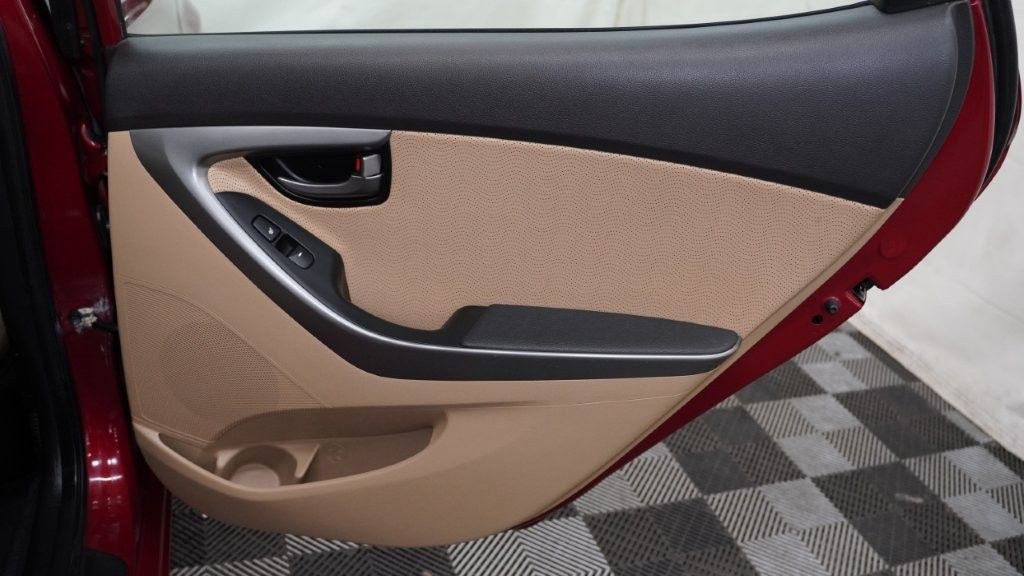 2012 Hyundai Elantra Image 26