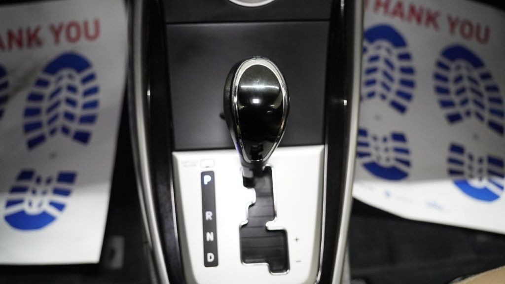 2012 Hyundai Elantra Image 27