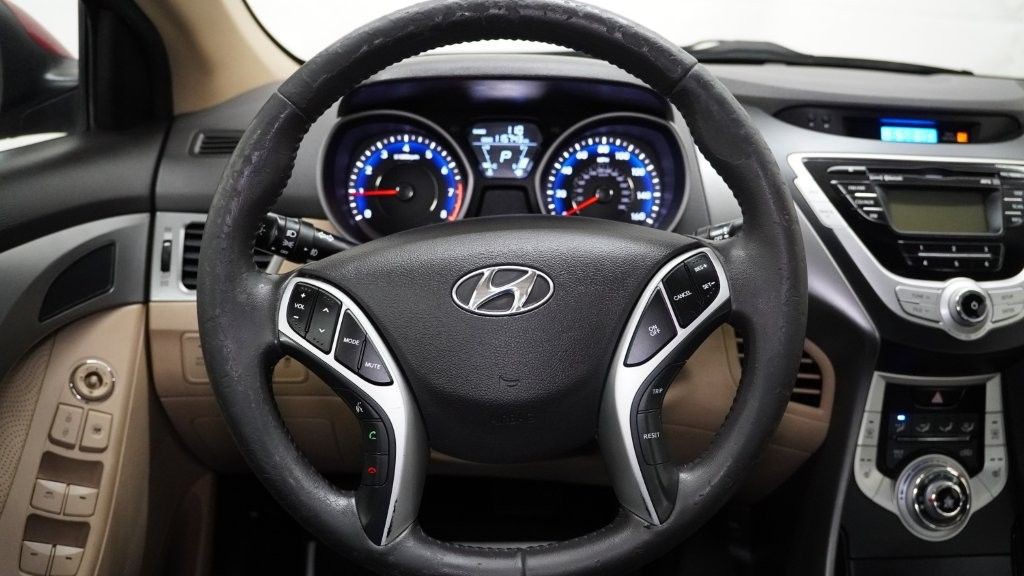 2012 Hyundai Elantra Image 28