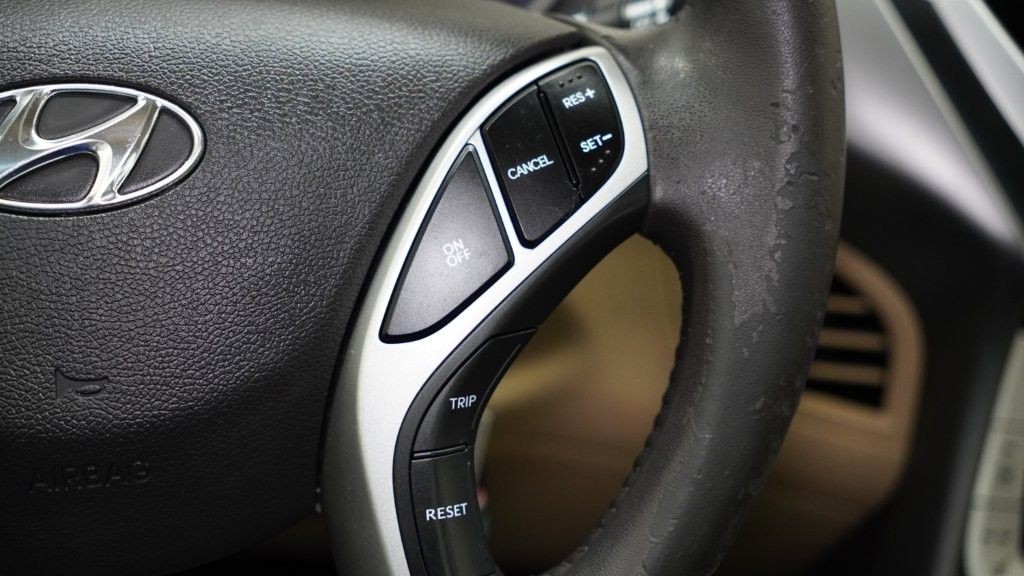 2012 Hyundai Elantra Image 30