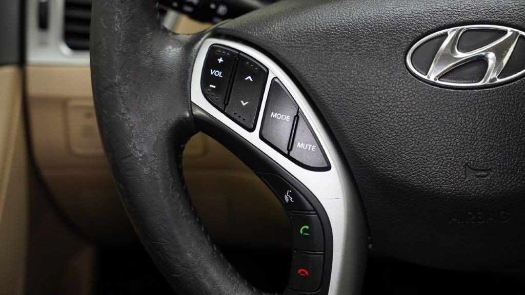 2012 Hyundai Elantra Image 32