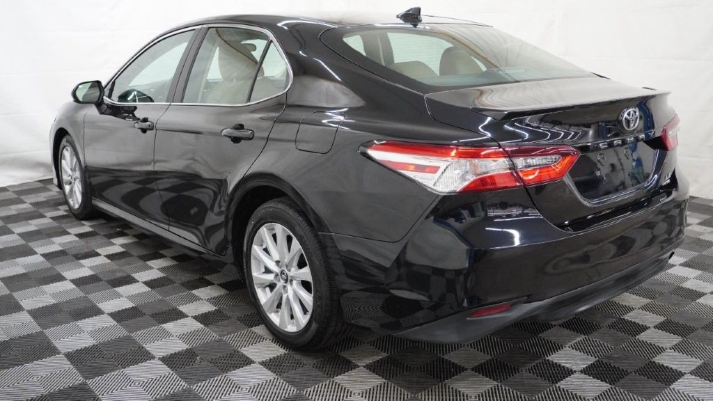 2019 Toyota Camry Image 8