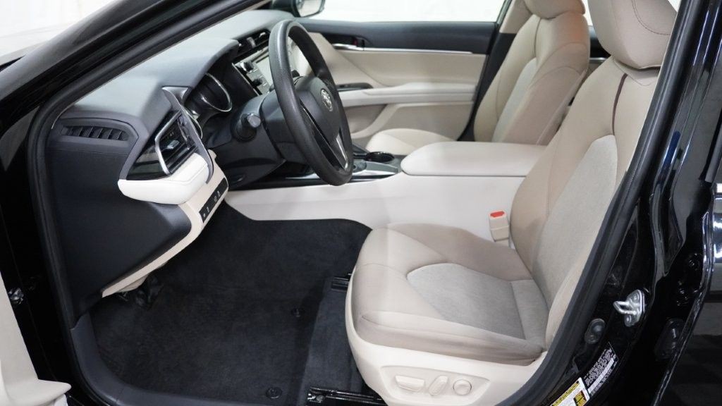 2019 Toyota Camry Image 9