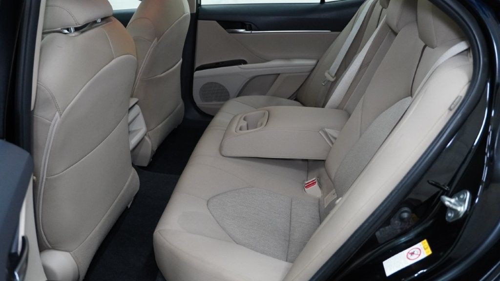 2019 Toyota Camry Image 14