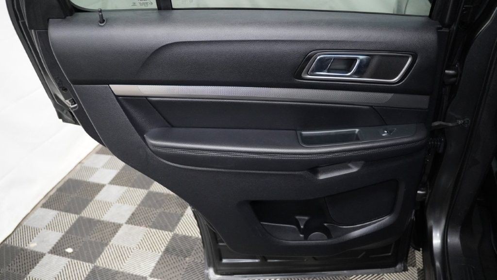2018 Ford Explorer Image 16