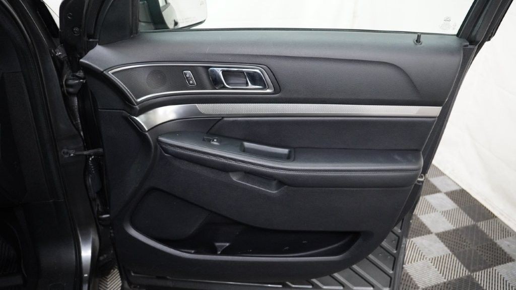 2018 Ford Explorer Image 19