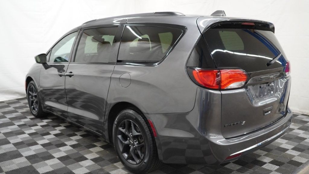 2019 Chrysler Pacifica Image 6